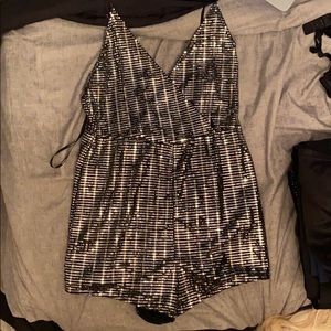 Sparkle romper - size small (Never worn)